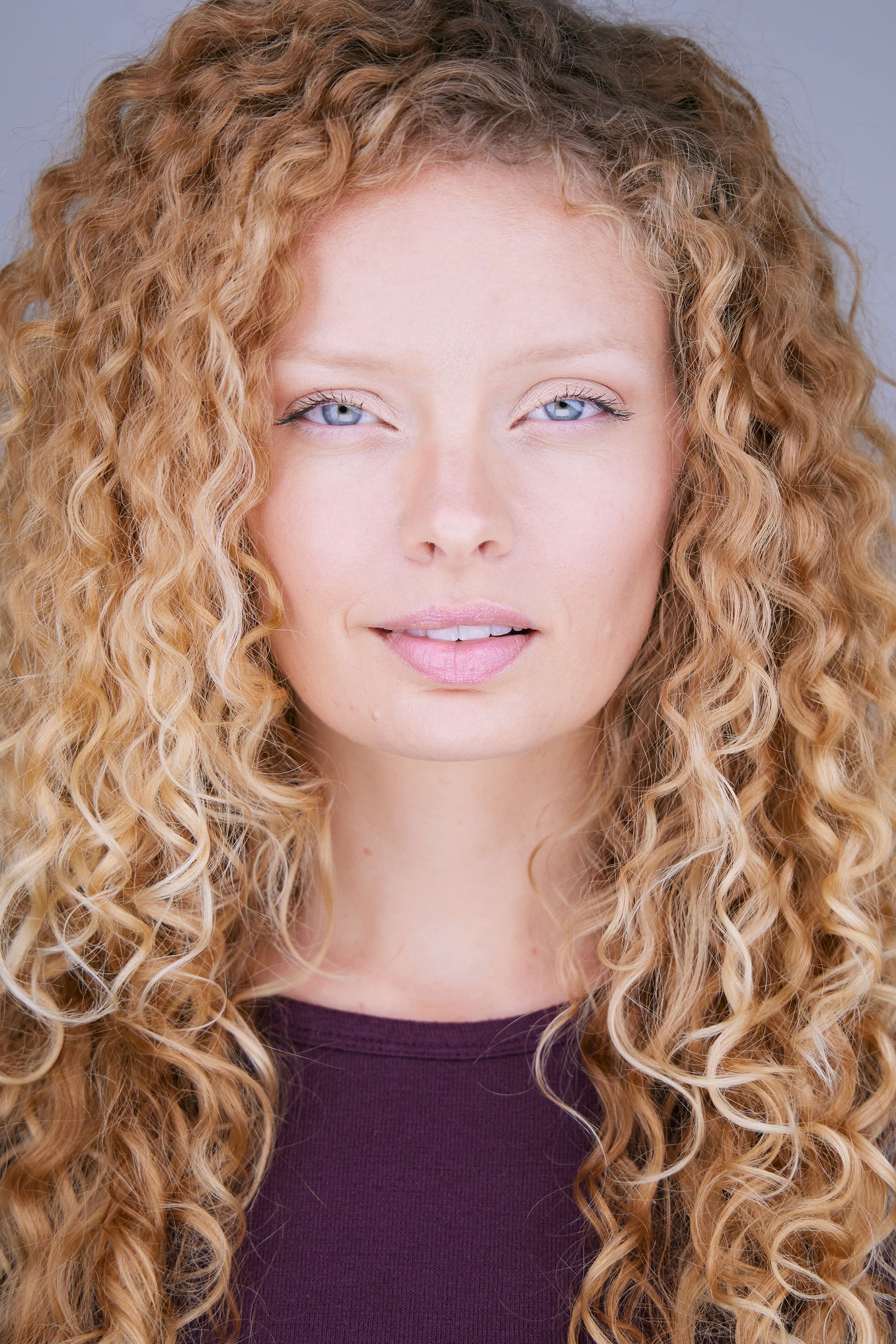 Amelia Anderson backdrop