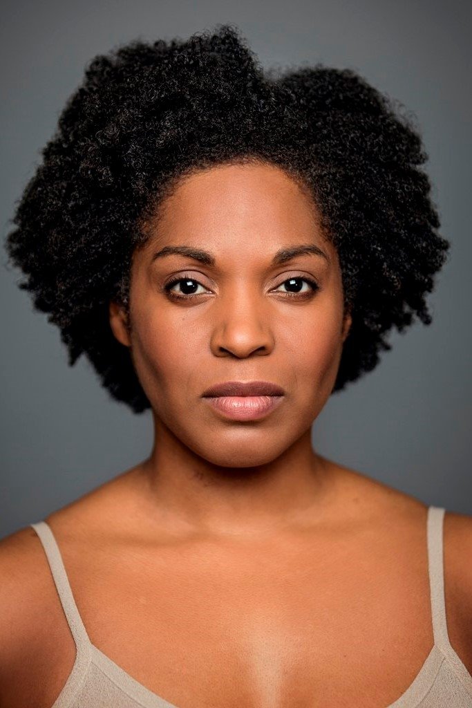 Amanda Bright backdrop