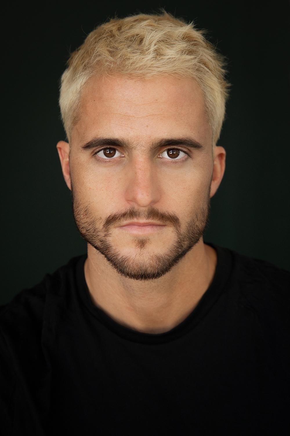 Tiago Teotónio Pereira backdrop