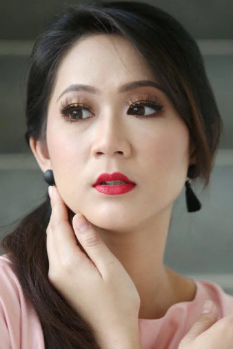 Lia Natalia backdrop