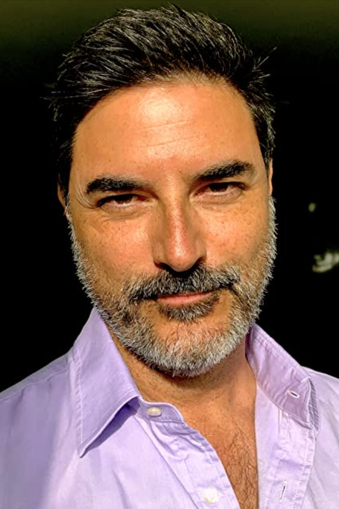 Armando Valdes-Kennedy backdrop