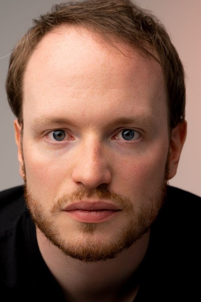 Daniel Holzberg backdrop