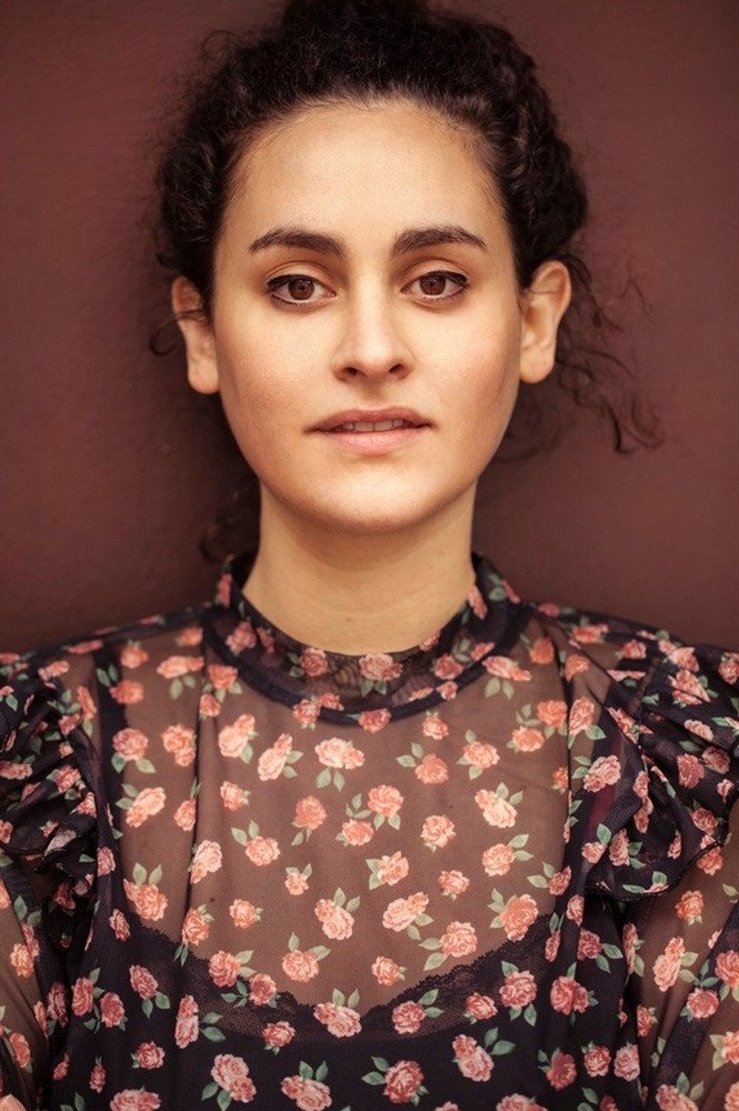 Yaël Dyens backdrop