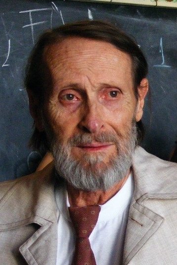 Bujor Macrin backdrop