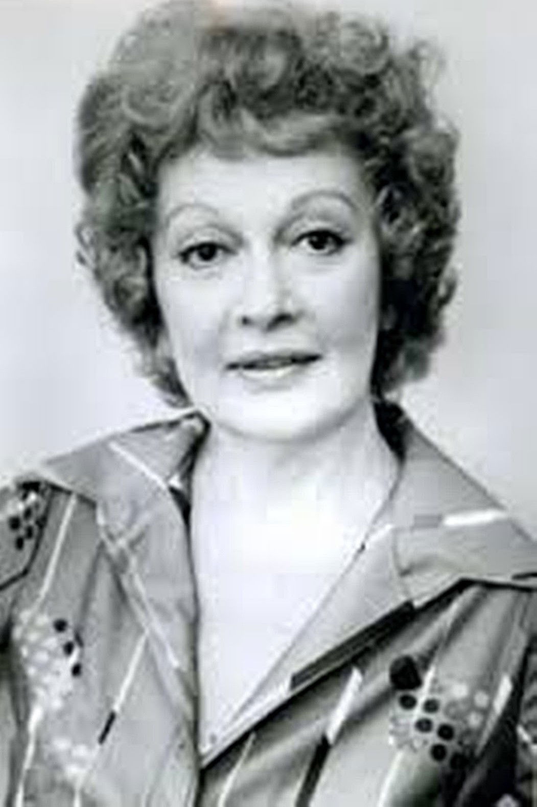 Golde Flami backdrop