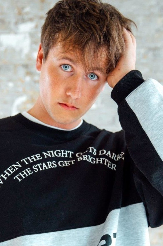 Sasha Pauel backdrop