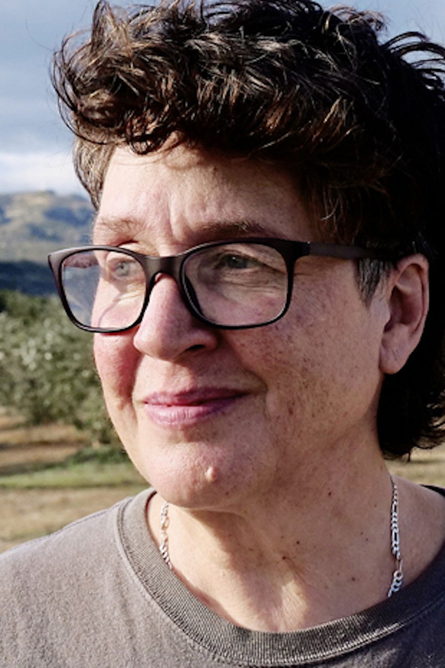 Angelika Levi backdrop