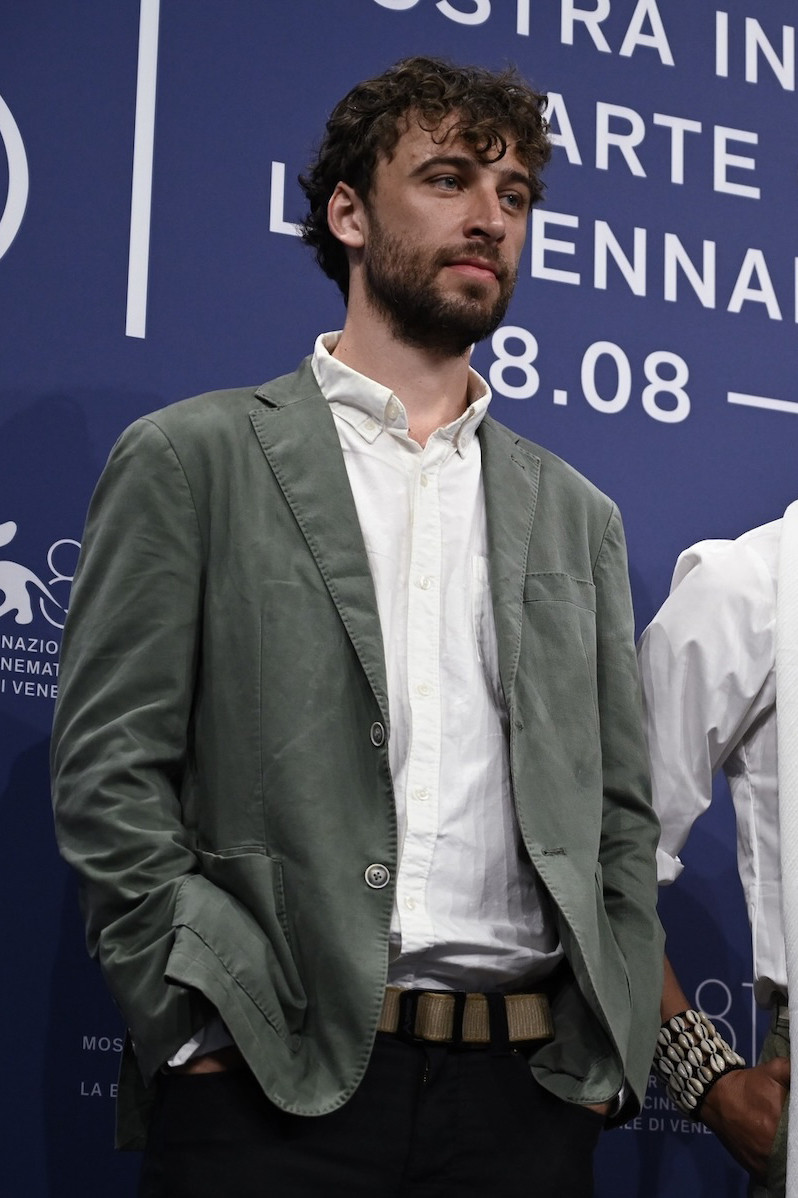 Devon Delmar backdrop