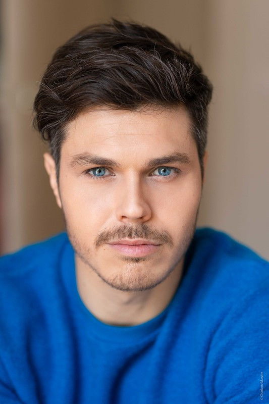 Jonathan Bruzat backdrop