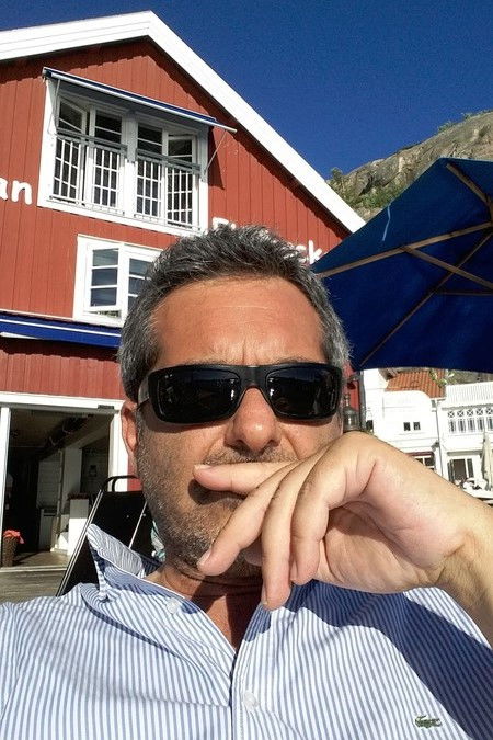 Emilio Marrese backdrop