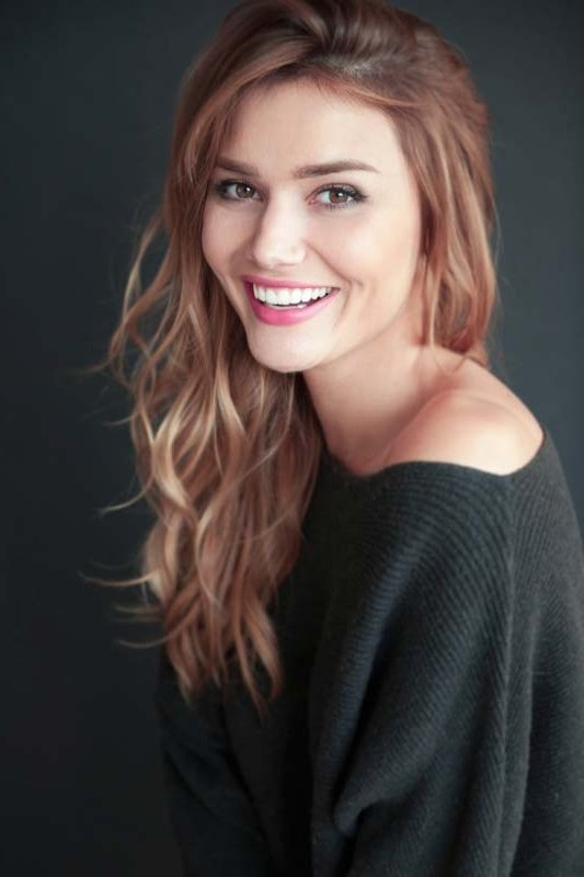 Nadège Dabrowski backdrop