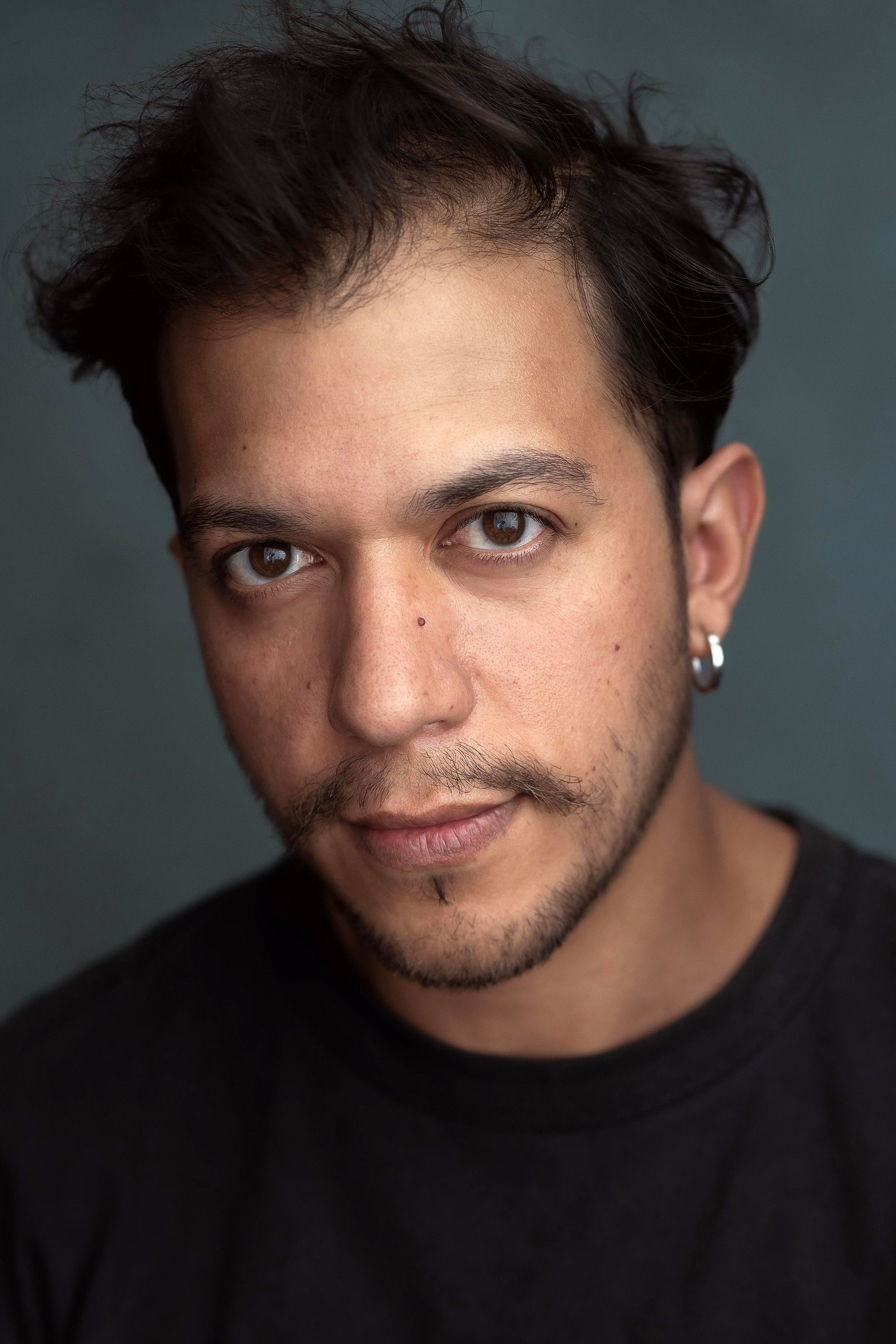 Ángel Silva backdrop