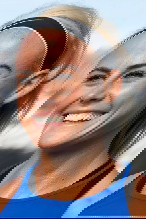 Sara Sigmundsdottir backdrop