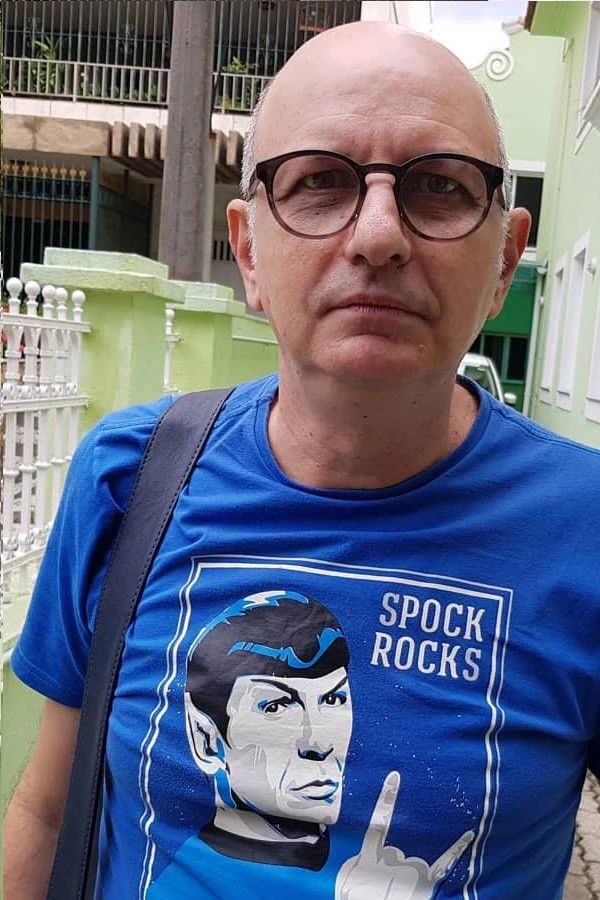 Sérgio Stern backdrop