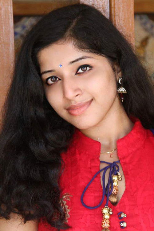 Kavya Suresh backdrop