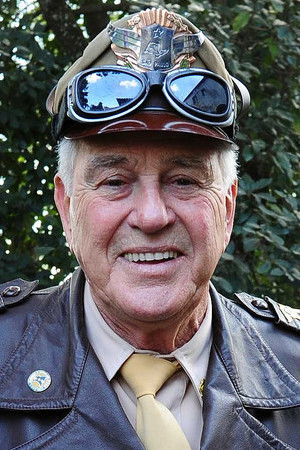 Carlos Miranda backdrop