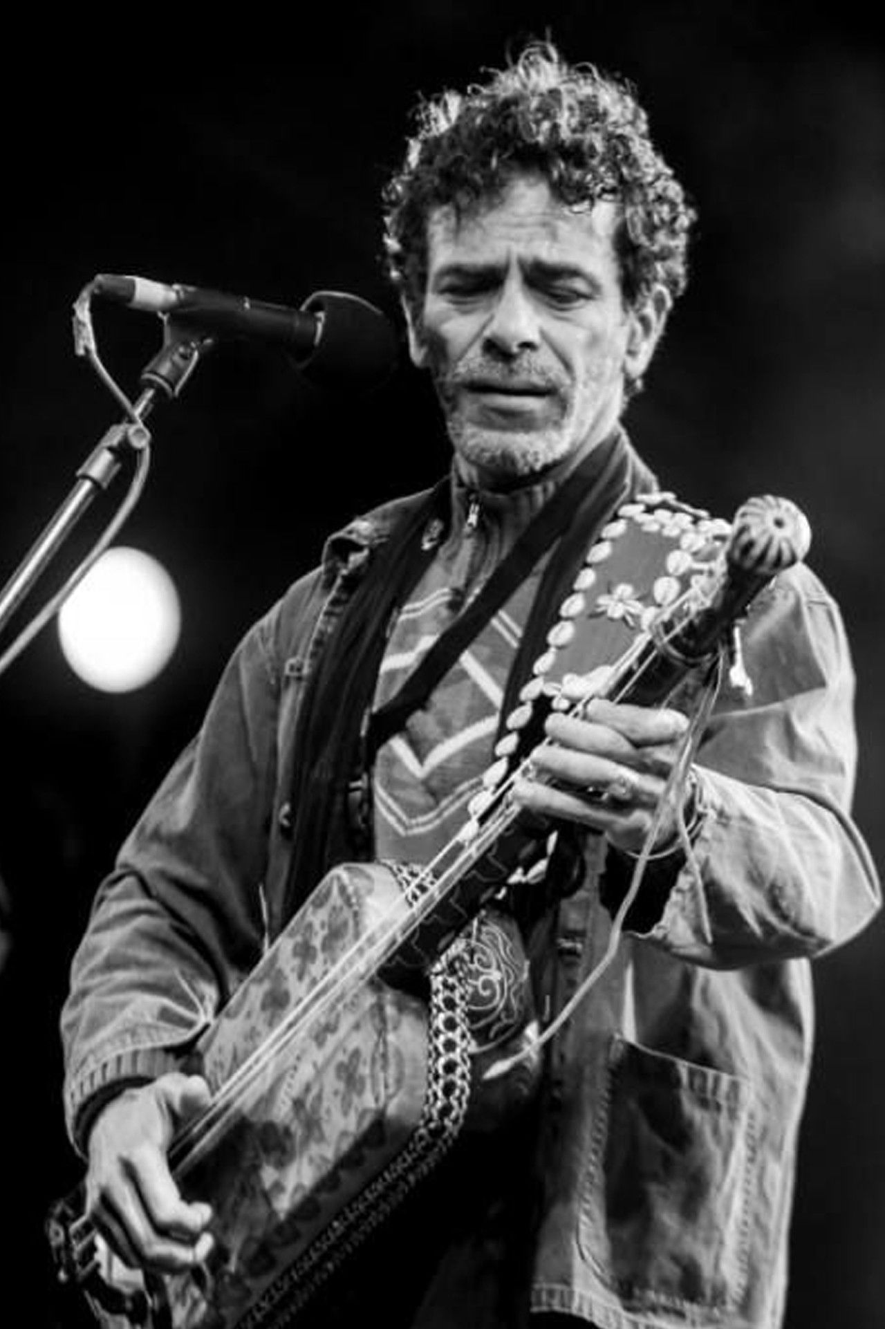 Amazigh Kateb backdrop