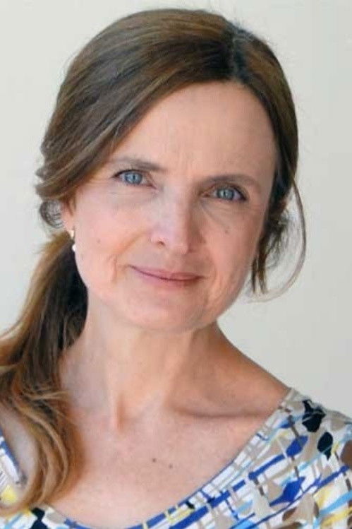 Clara Carvalho backdrop