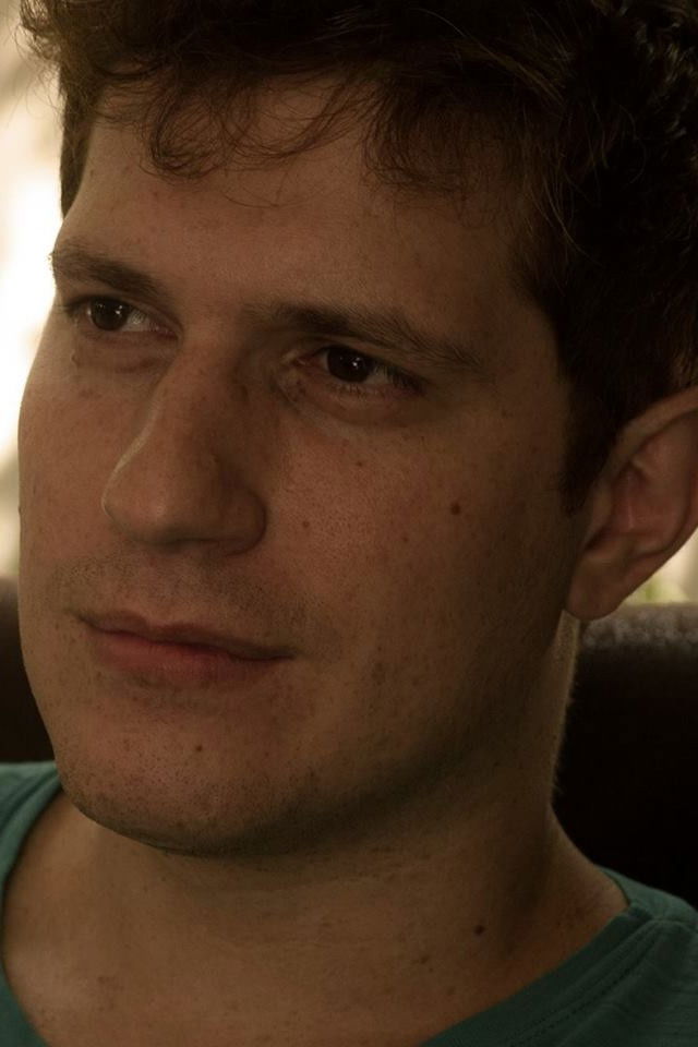 Julio Santi backdrop