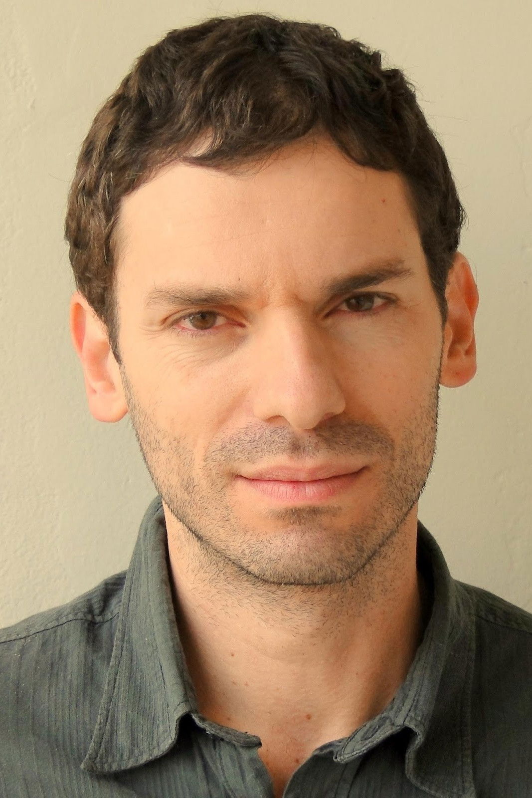 Bruno Perillo backdrop