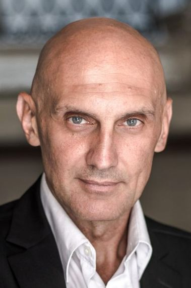 Oleksandr Polovets backdrop