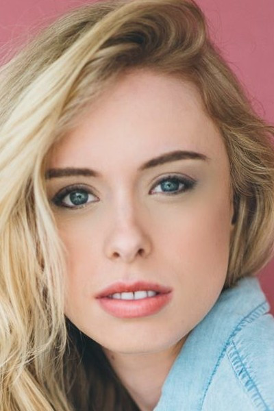 Justine Nelson backdrop