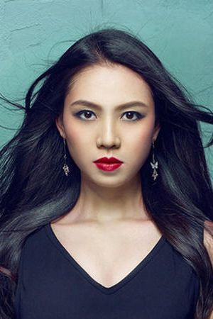 Liang Xueqin backdrop