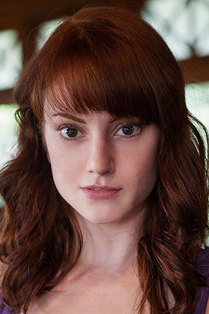 Madeleine Heil backdrop