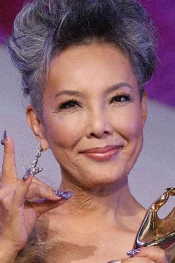 Shinnosuke Ikehata backdrop