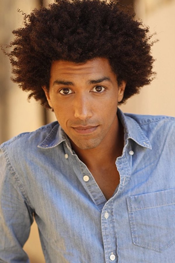 Drew Fonteiro backdrop