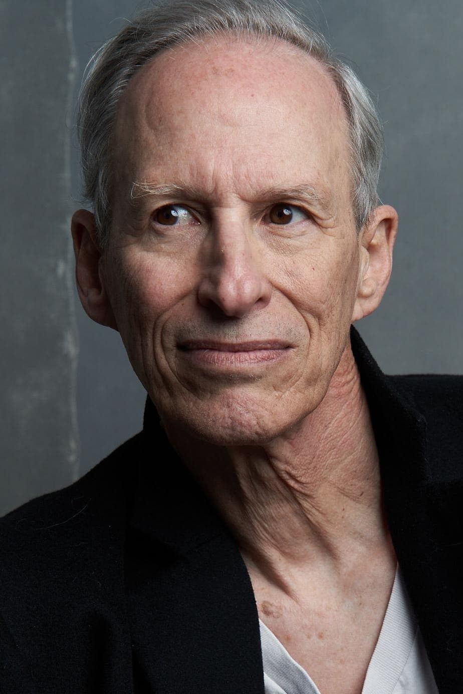 Daniel Lench backdrop