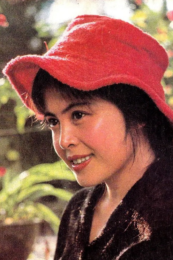 Yang Hailian backdrop