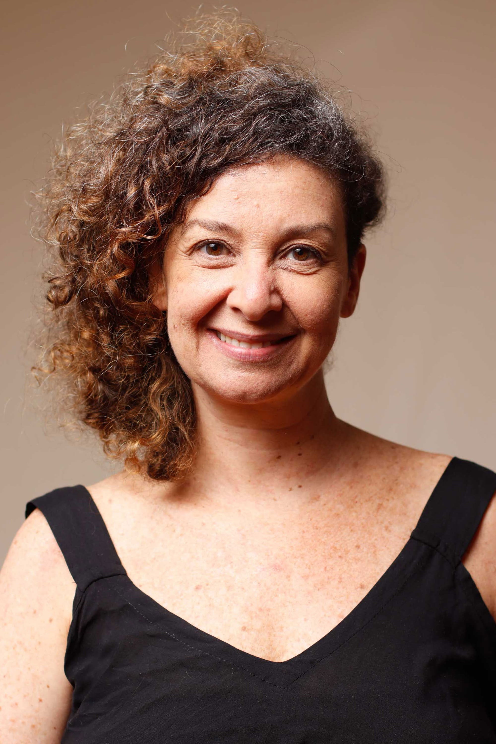 Maristela Chelala backdrop