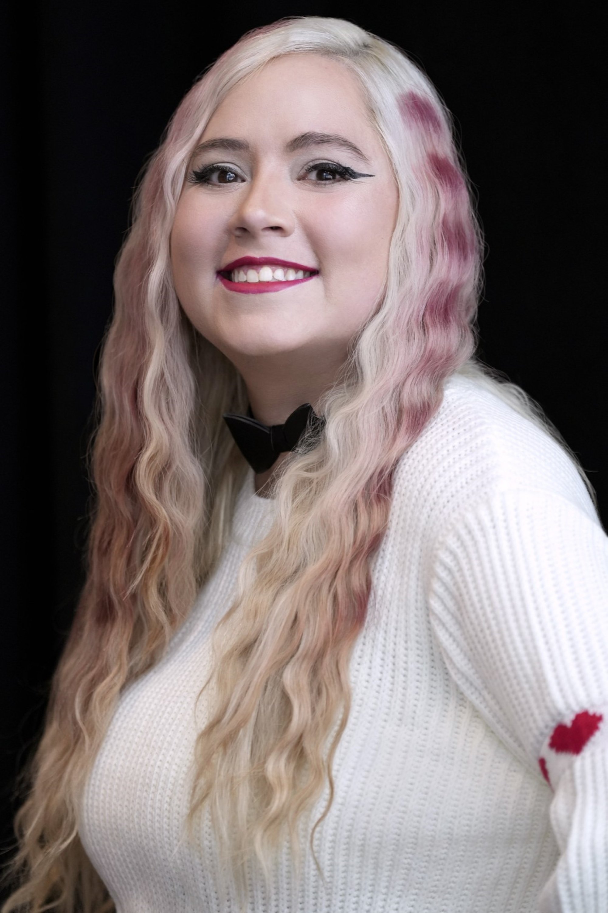 Vivienne Medrano backdrop