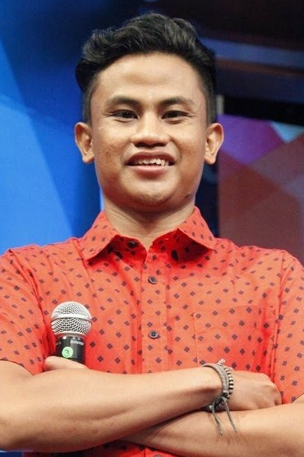 Anyun Cadel backdrop