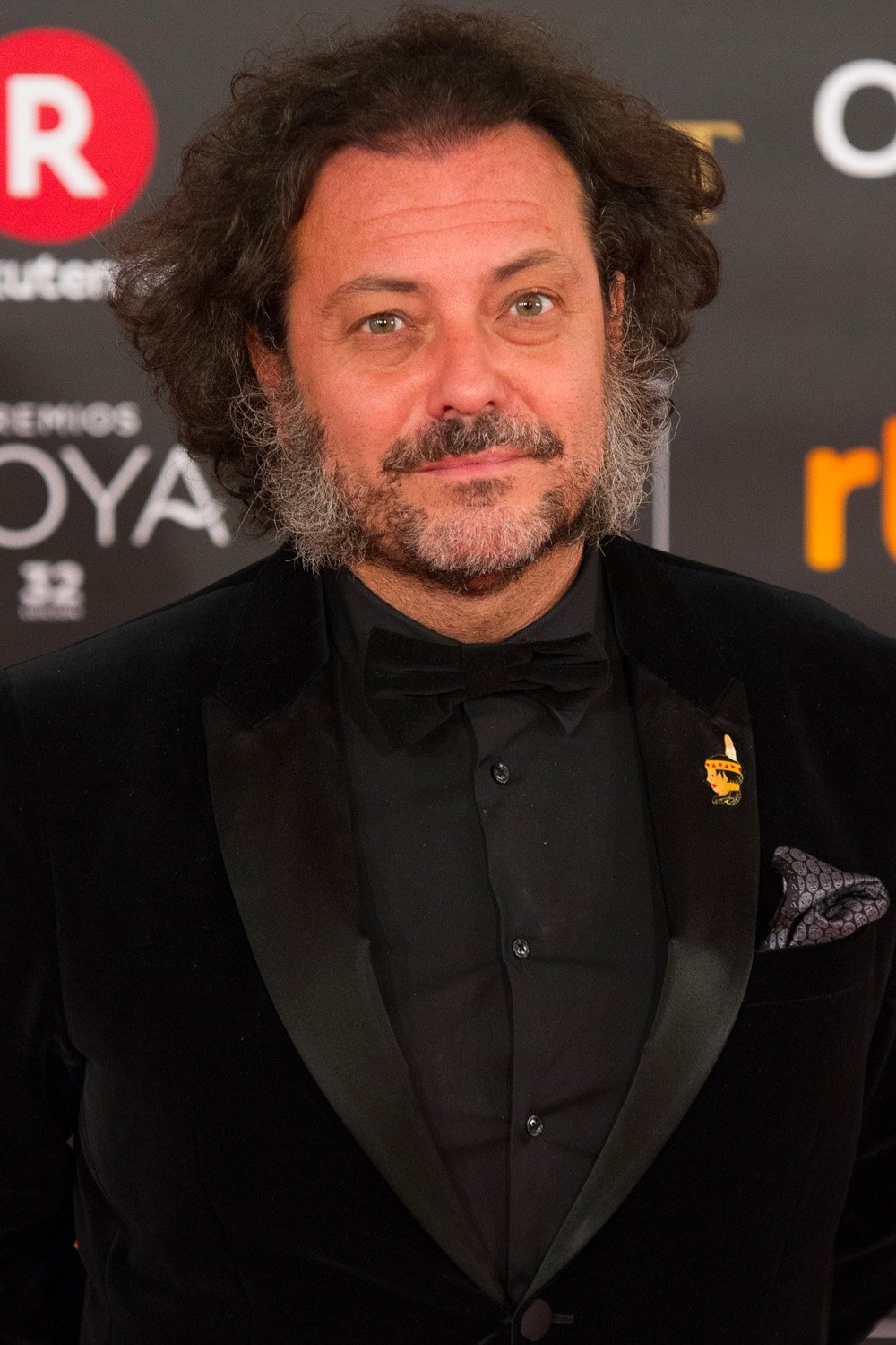 Enrique López Lavigne backdrop