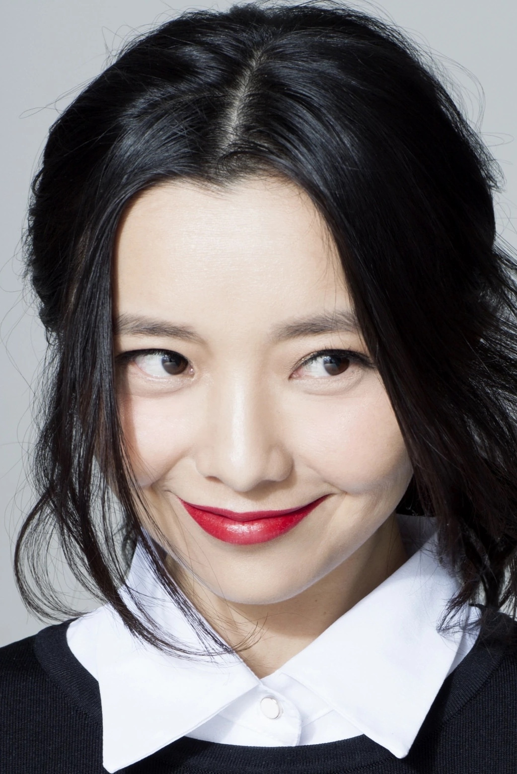 Yang Weiwei backdrop