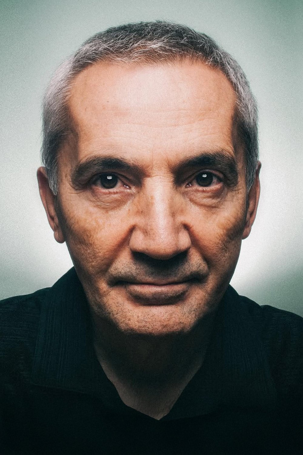 Şükrü Avşar backdrop