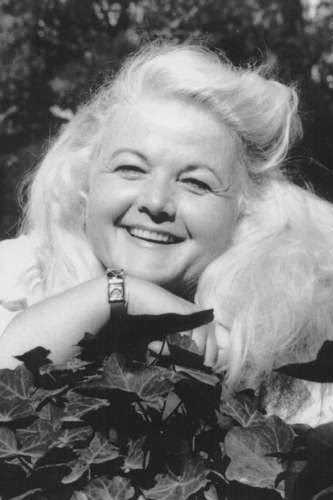 Frankie Pain backdrop