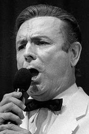 Marcel Merkès backdrop