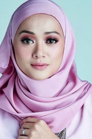 Faye Kusairi backdrop