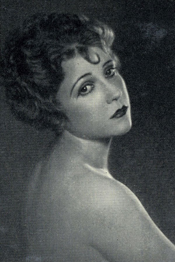 Mara Loseff backdrop