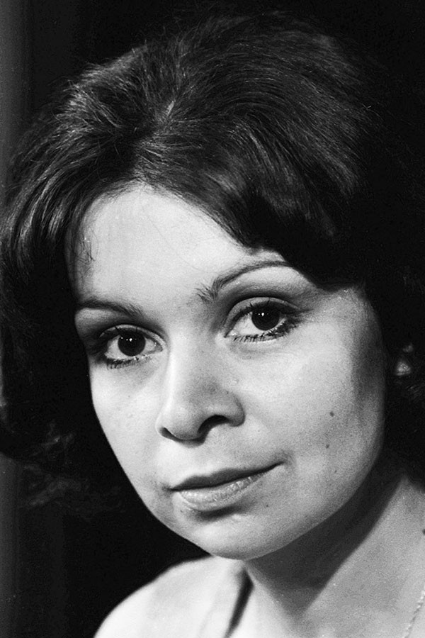 Clara María Escobar backdrop