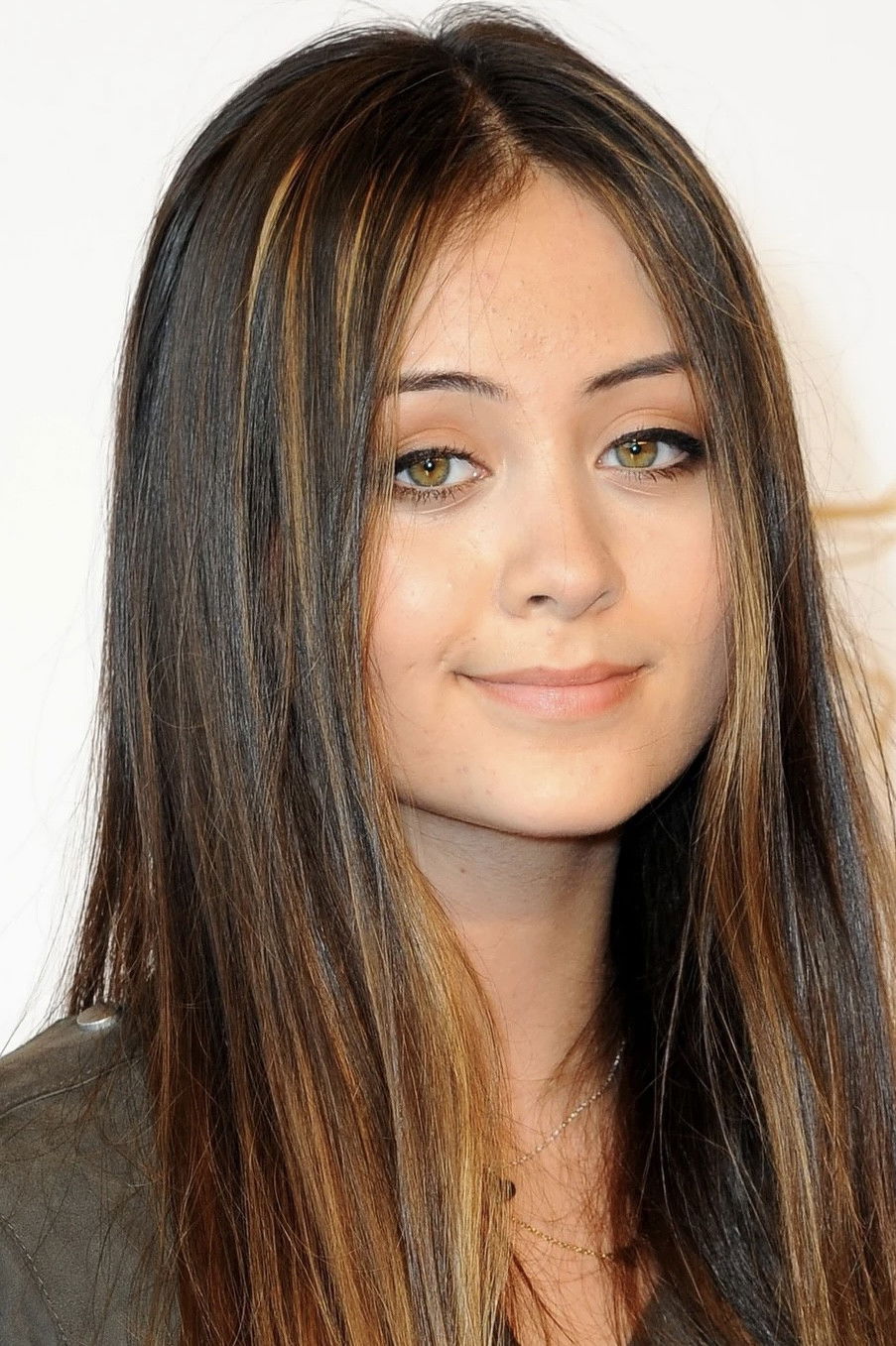 Jasmine Thompson backdrop