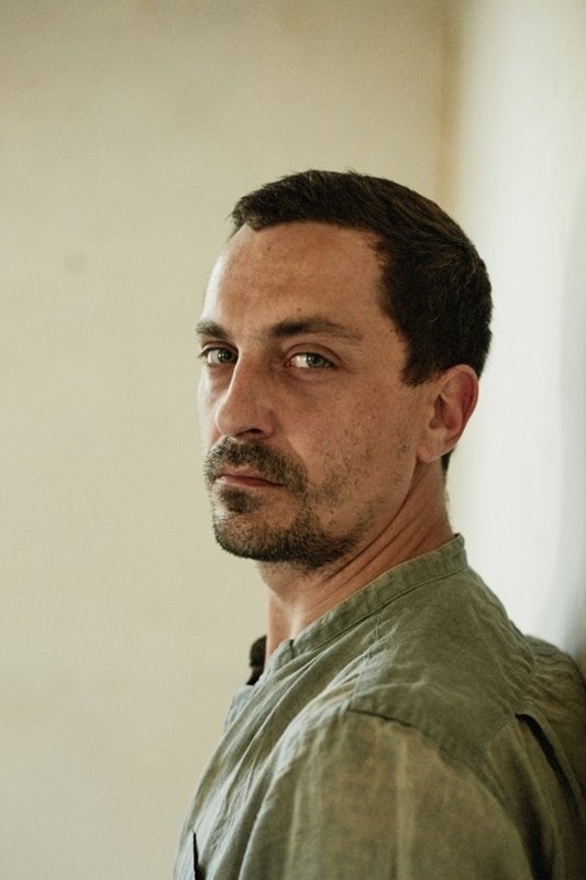 Mas Belsito backdrop