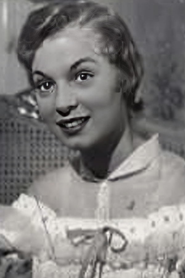 Liria Marín backdrop