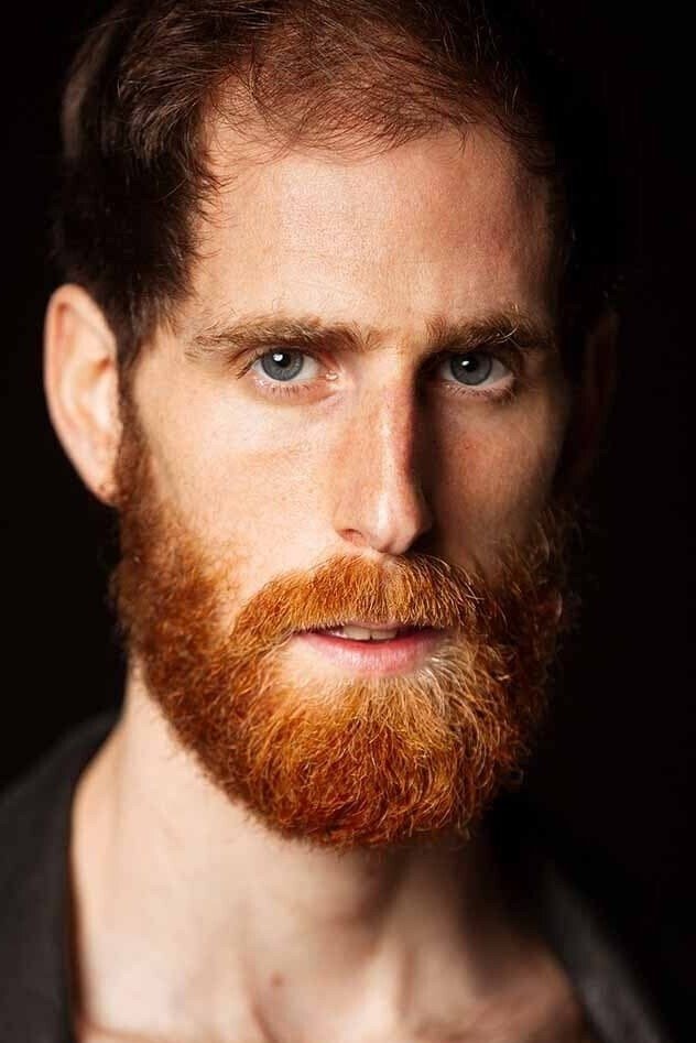 Javier Carramiñana backdrop