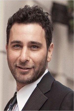 Murat Dündar backdrop