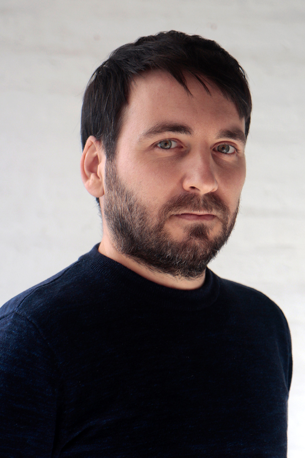 Eduardo Crespo backdrop