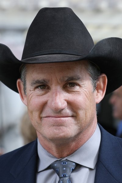 Dale Gibson backdrop